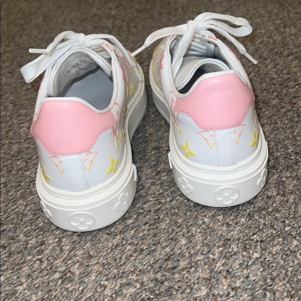 Louis Vuitton sneakers. 7 - Picture 5 of 10